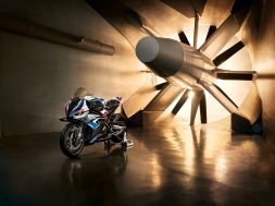 2021-BMW-M1000RR-superbike-29