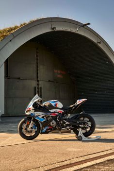 2021-BMW-M1000RR-superbike-60