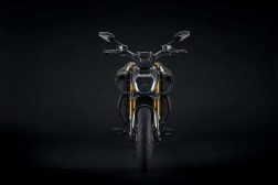 2021-Ducati-Diavel-1260-Lamborghini-08