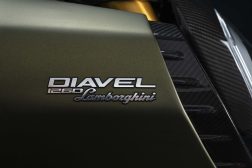2021-Ducati-Diavel-1260-Lamborghini-31