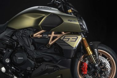 2021-Ducati-Diavel-1260-Lamborghini-35