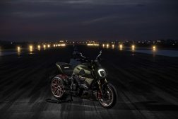 2021-Ducati-Diavel-1260-Lamborghini-58