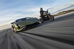 2021-Ducati-Diavel-1260-Lamborghini-62