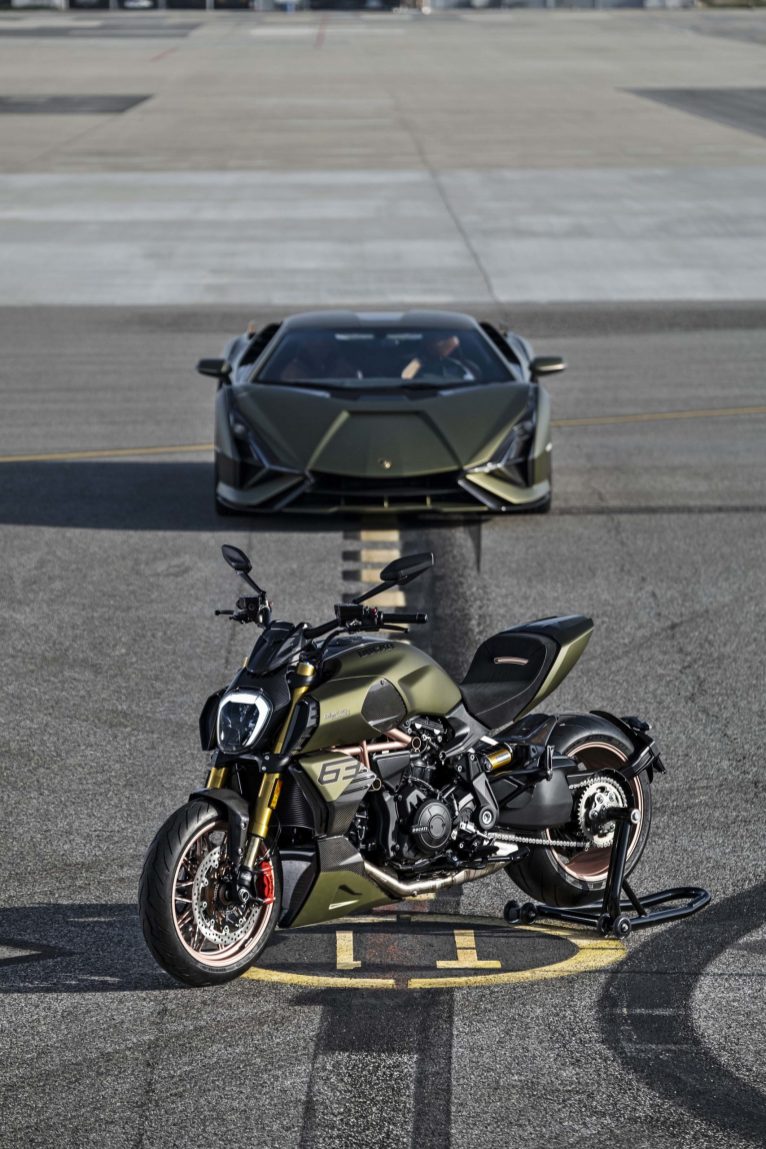 2021-Ducati-Diavel-1260-Lamborghini-81