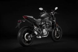 2021-Ducati-Monster-03
