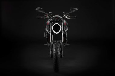 2021-Ducati-Monster-08
