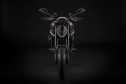 2021-Ducati-Monster-09