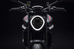 2021-Ducati-Monster-10