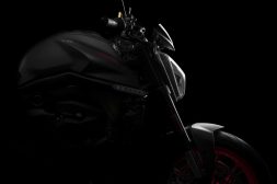 2021-Ducati-Monster-Plus-15