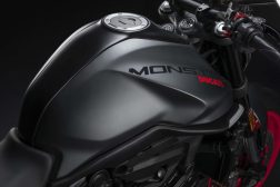 2021-Ducati-Monster-Plus-36