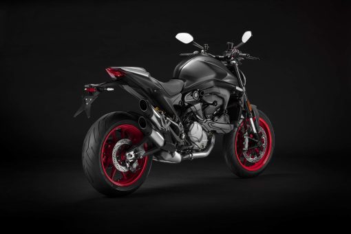 2021-Ducati-Monster-Plus-38