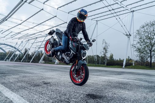 2021-Ducati-Monster-Plus-50