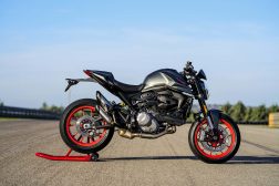 2021-Ducati-Monster-Plus-62