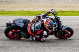 2021-Ducati-Monster-Plus-74