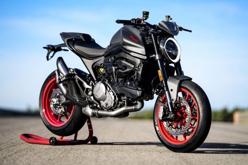 2021-Ducati-Monster-Plus-83
