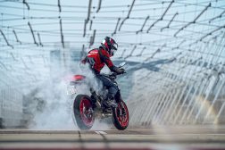 2021-Ducati-Monster-Plus-84