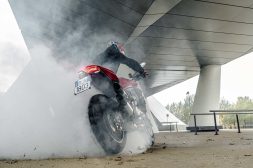 2021-Ducati-Monster-Plus-87