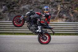 2021-Ducati-Monster-Plus-92