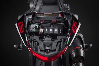 2023-Ducati-Monster-SP-41