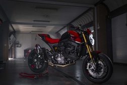 2023-Ducati-Monster-SP-48