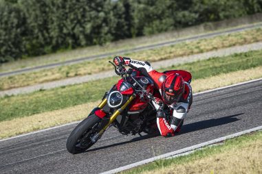 2023-Ducati-Monster-SP-73